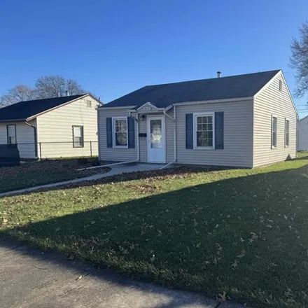 Rent this 2 bed house on 3637 Johnson Ave in Davenport, Iowa