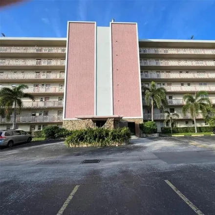 Buy this 1 bed condo on 1355 Northeast 9th Street in Hallandale Beach, FL 33009
