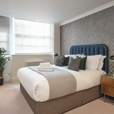 Rent this 1 bed apartment on Cavendish Buildings in Weighhouse Street, East Marylebone