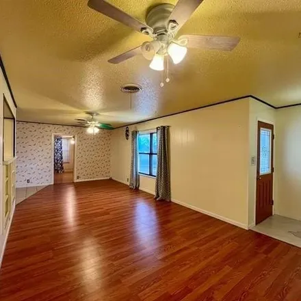 Image 2 - 151 North Greenwool Drive, Golden Beach, Llano County, TX 78609, USA - House for sale