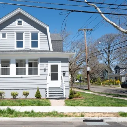 Buy this 3 bed house on 52 Beecher Place in Morris Cove, New Haven