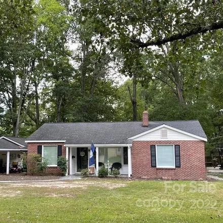 Buy this 4 bed house on 404 Edgewood Court in Lancaster, SC 29720