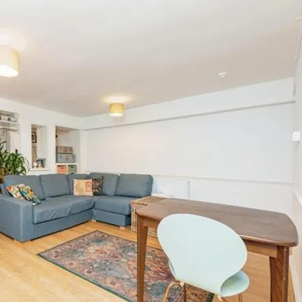 Image 6 - Piccolo Olivio, 284 Caledonian Road, London, N1 1DT, United Kingdom - Apartment for sale