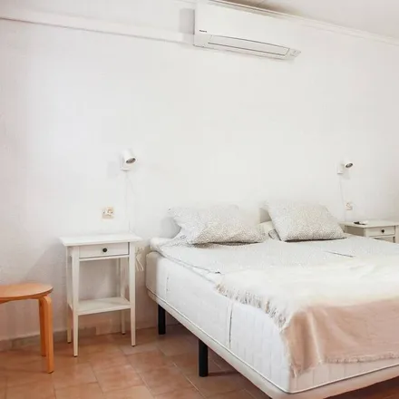 Rent this 2 bed house on Carretera Orihuela - Pilar de la Horadada in 03190 Pilar de la Horadada, Spain