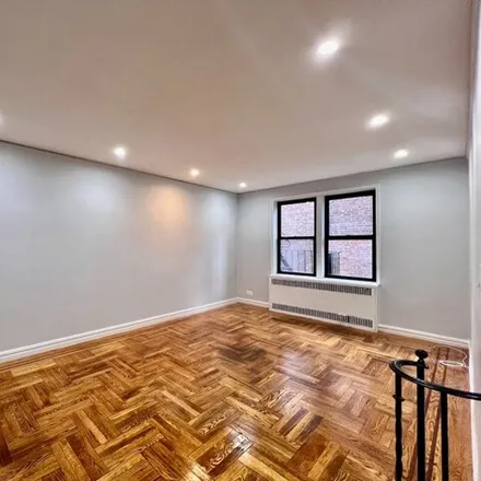 Rent this 1 bed apartment on 729 West 186th Street in New York, NY 10033