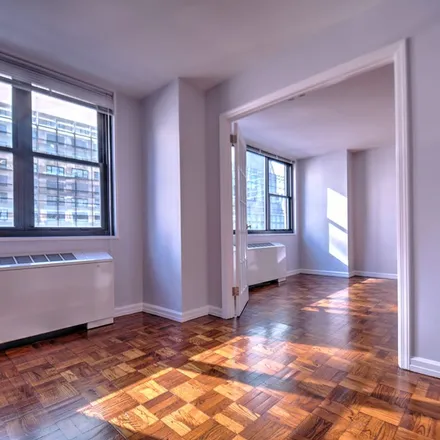 Image 3 - 316 West 58th Street, New York, NY 10019, USA - Apartment for rent