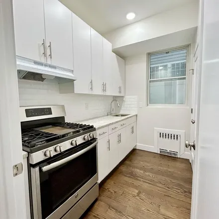 Rent this 5 bed apartment on Ocean Avenue at Claremont Avenue in Ocean Avenue, West Bergen
