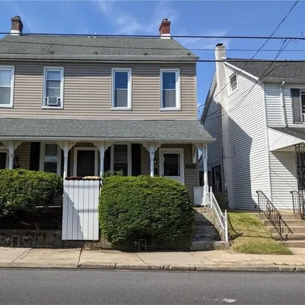 Image 1 - 317 Center Street, West Catasauqua, Whitehall, PA 18052, USA - House for sale