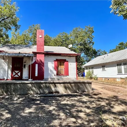 Buy this 2 bed house on 2873 Summer Avenue in Waco, TX 76708