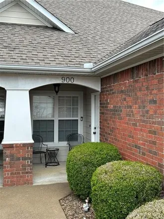 Buy this 4 bed condo on 900 Lafayette Street in Rogers, AR 72758