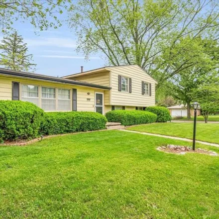 Image 3 - 2306 Southmoor Drive, Champaign, IL 61821, USA - House for sale