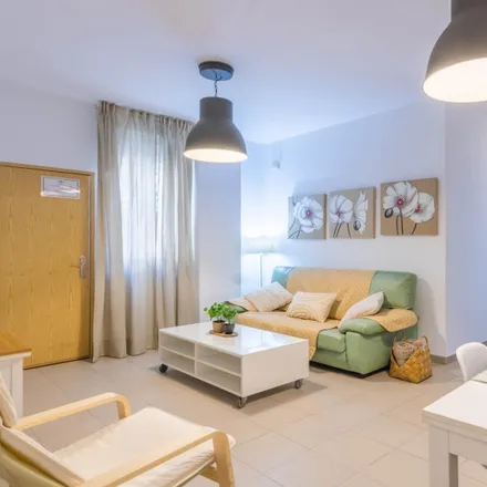 Rent this 2 bed apartment on Calle Magistral Seco de Herrera in 14004 Córdoba, Spain