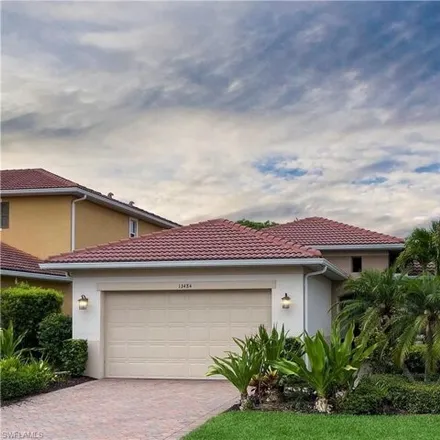 Buy this 3 bed house on 13401 Cambridge Lane in Collier County, FL 34109