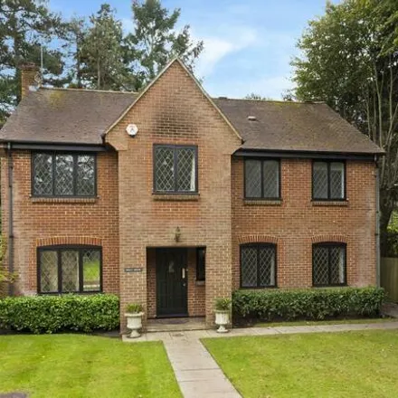 Rent this 5 bed house on 8 Brooklands Lane in Weybridge, KT13 8UX