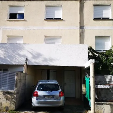 Rent this 4 bed apartment on Place de l'Église in 33400 Talence, France