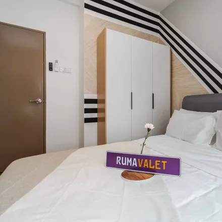 Rent this 1 bed apartment on Residensi The Trees in Jalan Bukit Lanjan, 52200 Kuala Lumpur