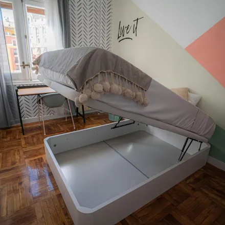 Image 5 - Calle de Luchana, 38, 28010 Madrid, Spain - Apartment for rent