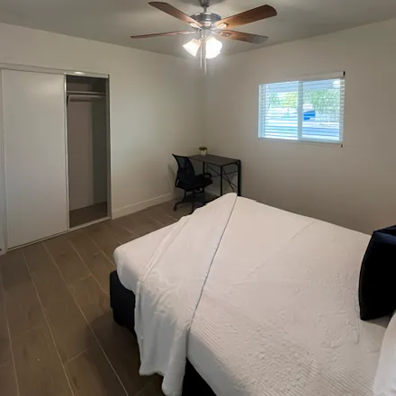 Rent this 2 bed room on Gilbert