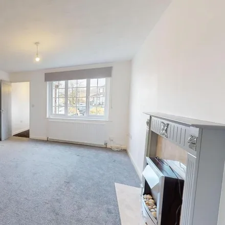 Image 7 - Cambridge Drive, Otley, LS21 1DD, United Kingdom - Townhouse for rent