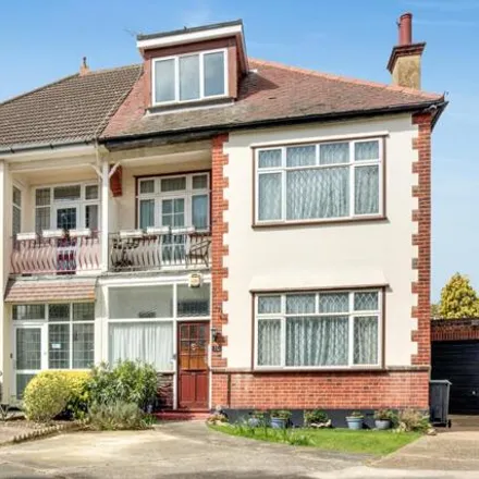 Buy this 4 bed duplex on Southbourne Gardens in Southend-on-Sea, SS0 0AG