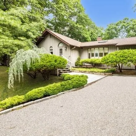 Rent this 3 bed house on 4 Spy Glass Lane in Northwest Harbor, East Hampton