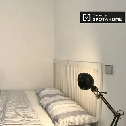Rent this 6 bed room on Madrid in Casa Vilota, Calle de la Concepción Jerónima