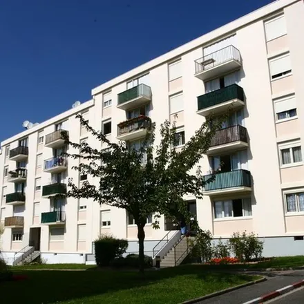 Rent this 3 bed apartment on 25 Rue du Mont Olivet in 78500 Sartrouville, France