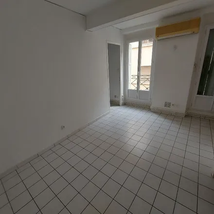 Rent this 2 bed apartment on 25 Place des Carmes in 31000 Toulouse, France