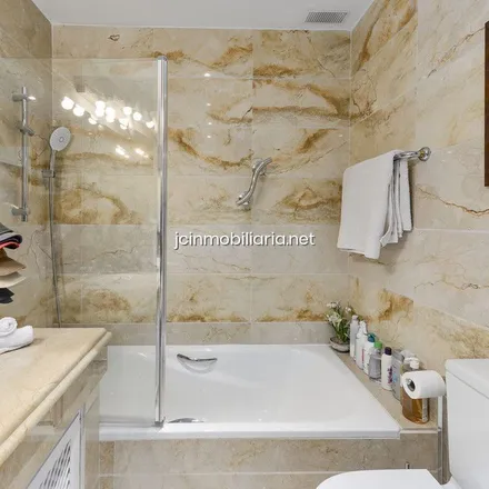 Rent this 2 bed apartment on Farmacia Aloha in Calle del Califa, 29660 Marbella