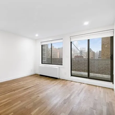 Image 3 - 244 East 75th Street, New York, NY 10021, USA - Apartment for rent