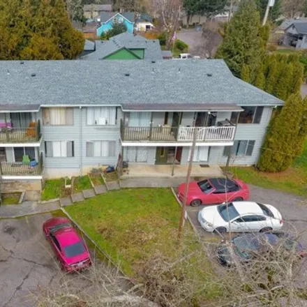 Buy this 16 bed house on 1604 X Street in Vancouver, WA 98661