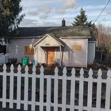 Buy this 2 bed house on 2723 North Houghton Street in Portland, OR 97217