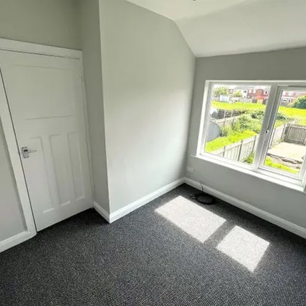 Rent this 2 bed townhouse on Worcester Road in Hull, HU5 5XA