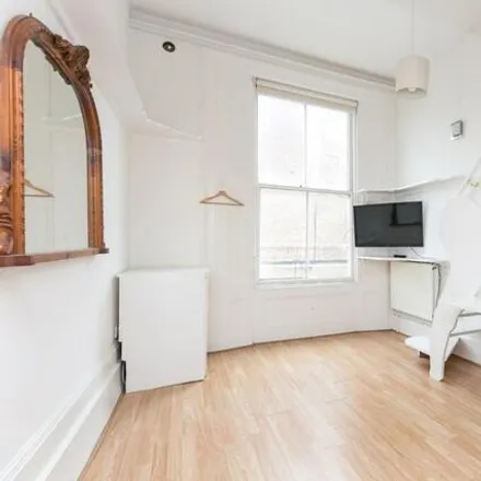 Rent this 1 bed house on Coleridge Road in London, N4 3NX