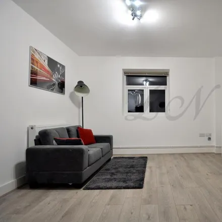 Rent this 1 bed apartment on Wexham Road in High Street, Slough