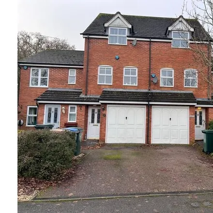 Rent this 3 bed townhouse on 65 Pheasant Oak in Coventry, CV4 9XJ