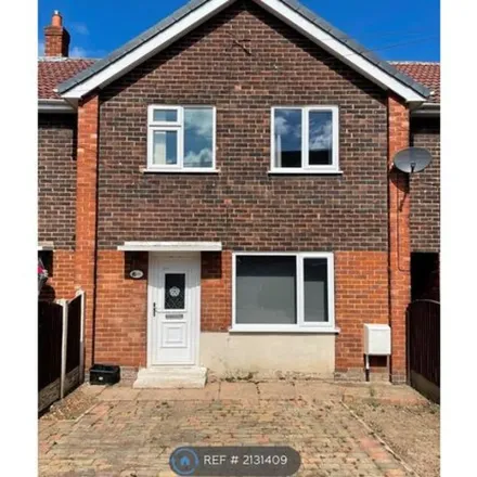 Image 2 - Chiltern Avenue, Whitwood, WF10 5PR, United Kingdom - Townhouse for rent