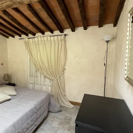 Rent this 2 bed house on Ufficio Postale San Martino in Freddana in Strada Provinciale Lucca-Camaiore, San Martino in Freddana LU