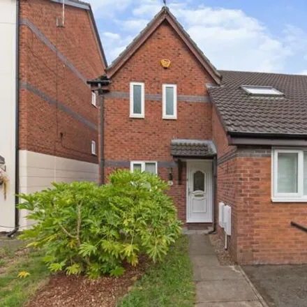 Rent this 3 bed duplex on The Moorings in Middlewich, CW10 9ER
