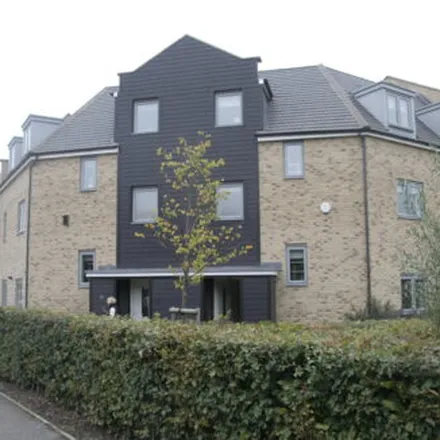Rent this 1 bed apartment on 33 Gladeside in Cambridge, CB4 1EL