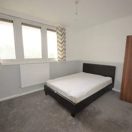 Rent this 2 bed apartment on Raynham House in Harpley Square, London