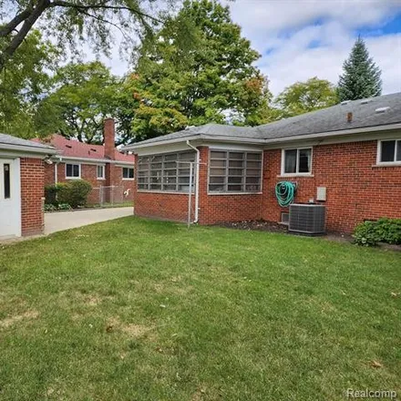 Image 4 - 14731 Rosemary Boulevard, Oak Park, MI 48237, USA - House for sale