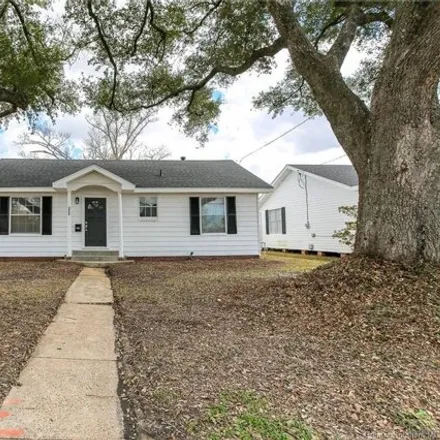 Buy this 4 bed house on 3809 Common St in Lake Charles, Louisiana