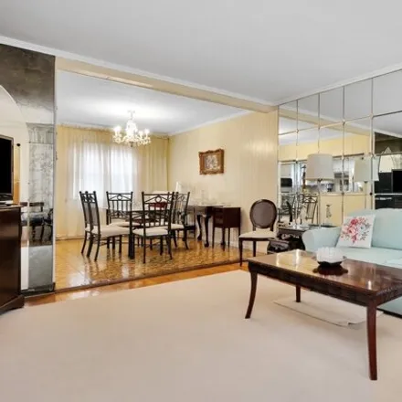 Image 3 - 62-36 81st Street, New York, NY 11379, USA - House for sale