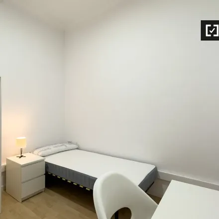 Rent this 4 bed room on Carrer de Muntaner in 377, 08001 Barcelona