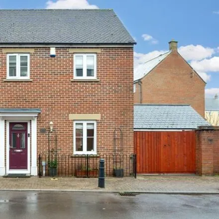 Buy this 3 bed duplex on Birkdale Close in Swindon, SN25 2DH