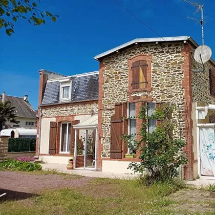 Buy this 3 bed house on 1 Cours Jonville in 50400 Granville, France