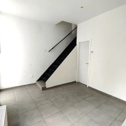 Image 4 - Place Vauban 20, 6000 Charleroi, Belgium - Apartment for rent