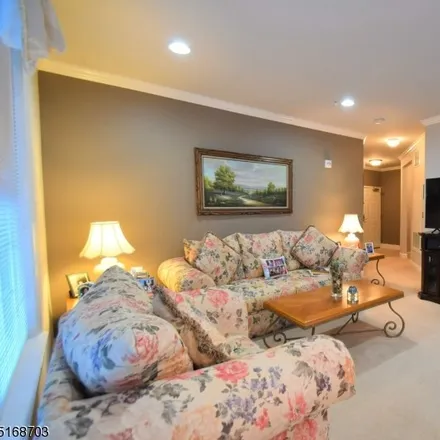 Image 3 - 6150 Brookhaven Court, Riverdale, Morris County, NJ 07457, USA - Condo for sale