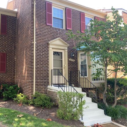 Rent this 4 bed townhouse on 476 Colonial Ridge Lane in Foxmoor, Arnold